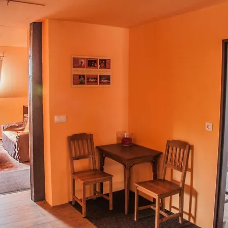 Lägenhet Relax Apartman *